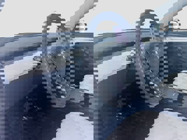 Used 2023 Tesla Model 3 Standard Range RWD image 9