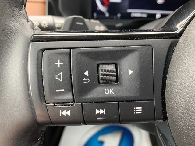 Used 2024 Nissan Pathfinder Platinum w/ Cargo Package image 18