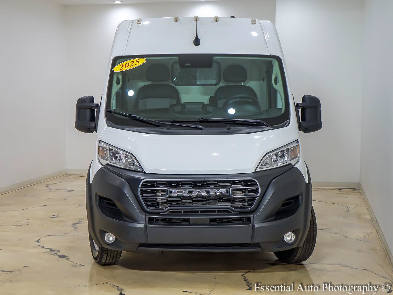 Used 2025 RAM ProMaster 2500 w/ Convenience Group FWD image 4