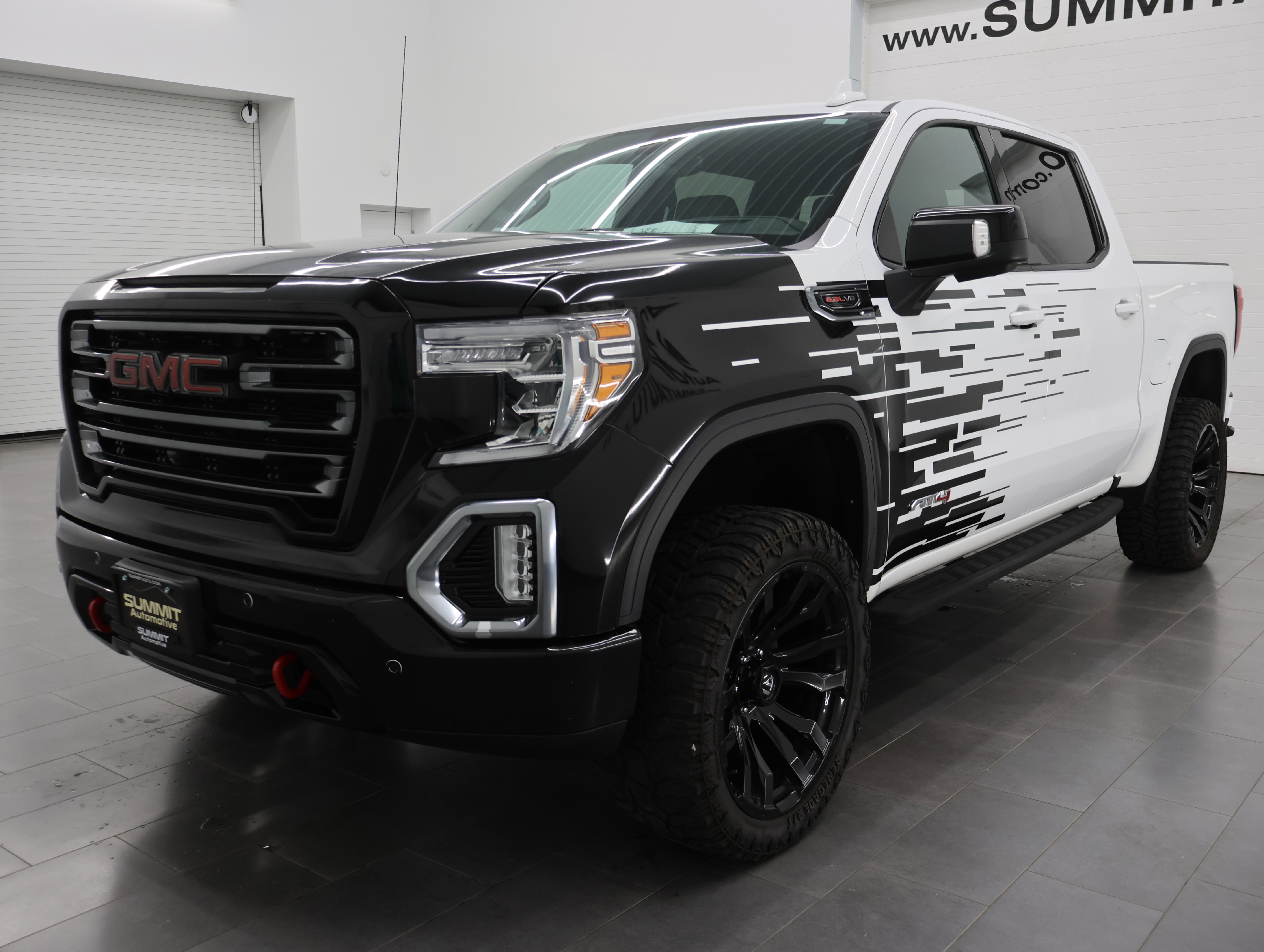 Used 2022 GMC Sierra 1500 AT4 w/ AT4 Premium Package AWD/4WD image 7