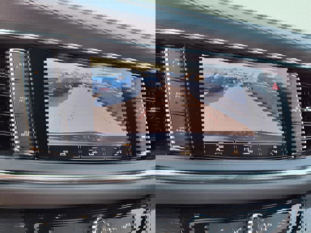 Used 2023 Buick Enclave Essence w/ Experience Buick Package image 18