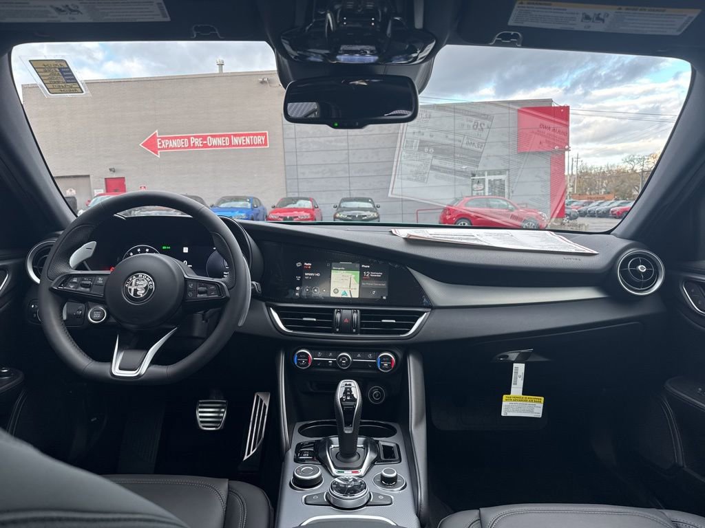 New 2025 Alfa Romeo Giulia AWD w/ Driving Assist Package image 13