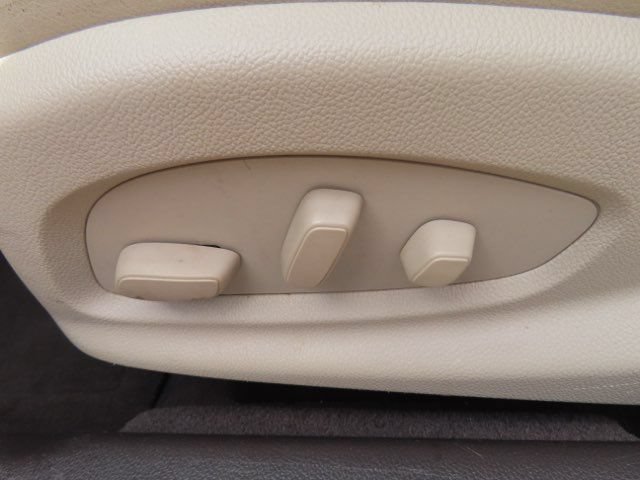 Used 2014 Buick LaCrosse Premium w/ Driver Confidence Package FWD image 22