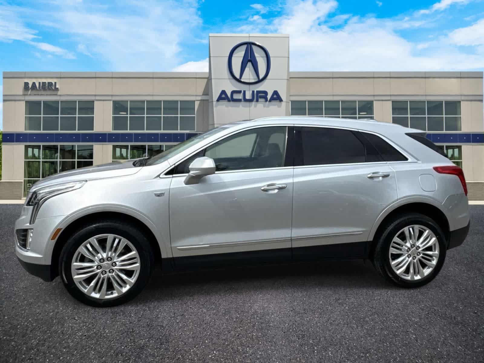 Used 2018 Cadillac XT5 Premium Luxury AWD/4WD image 2