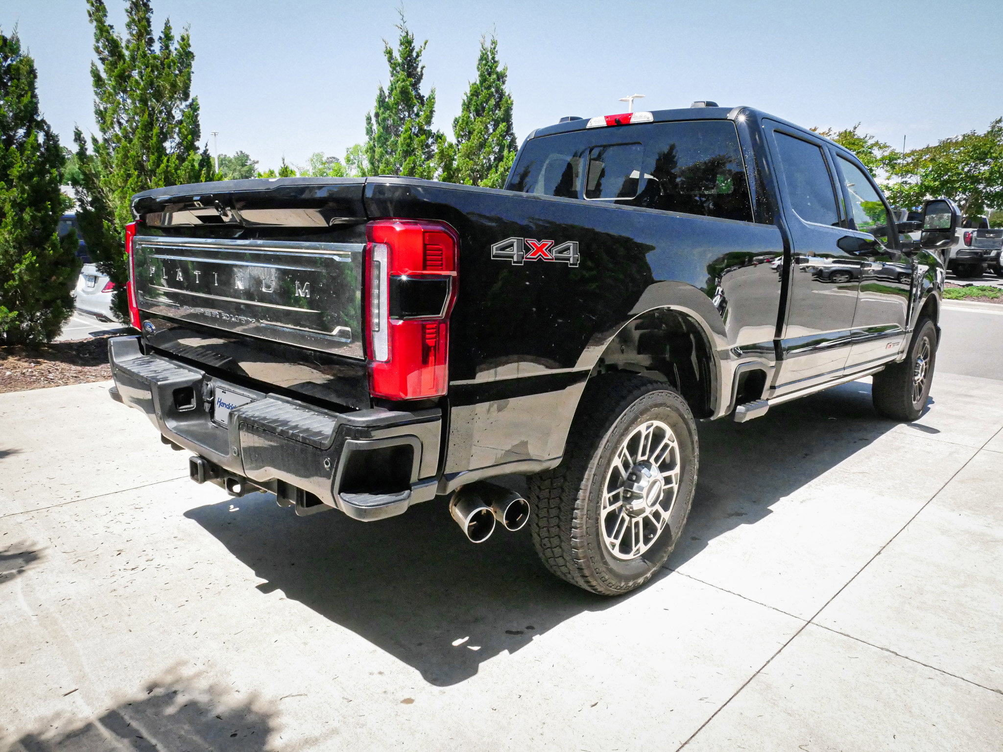 Used 2025 Ford F250 Platinum w/ Platinum Plus Package AWD/4WD image 11
