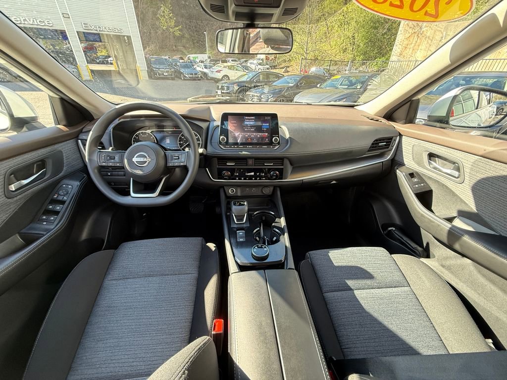 Used 2023 Nissan Rogue SV AWD/4WD image 11