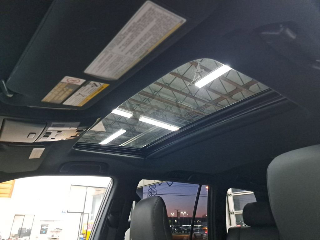 Used 2021 Lexus GX 460 Premium w/ Accessory Package image 34