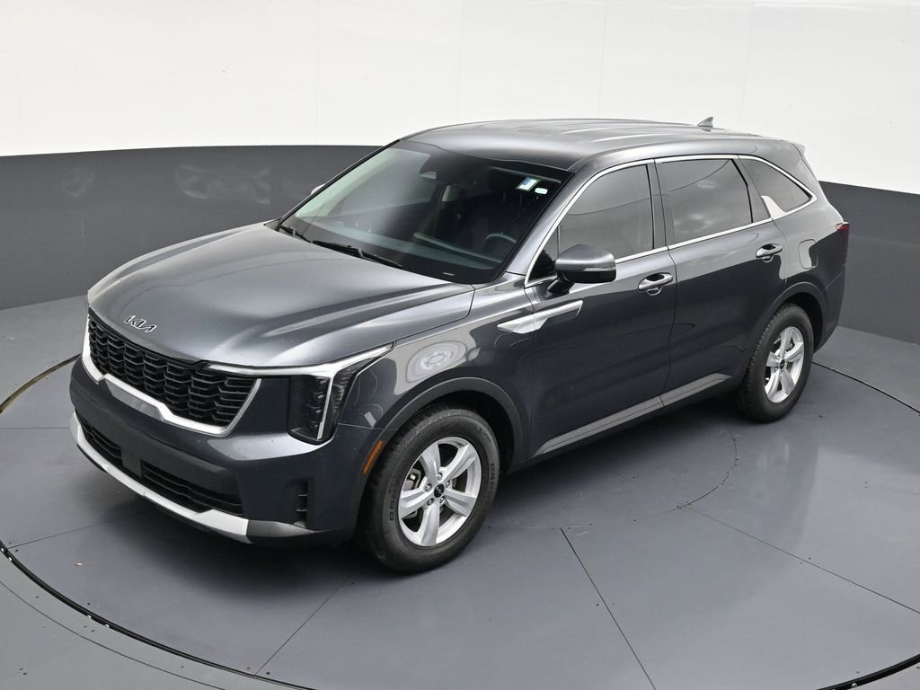 Used 2024 Kia Sorento LX image 12