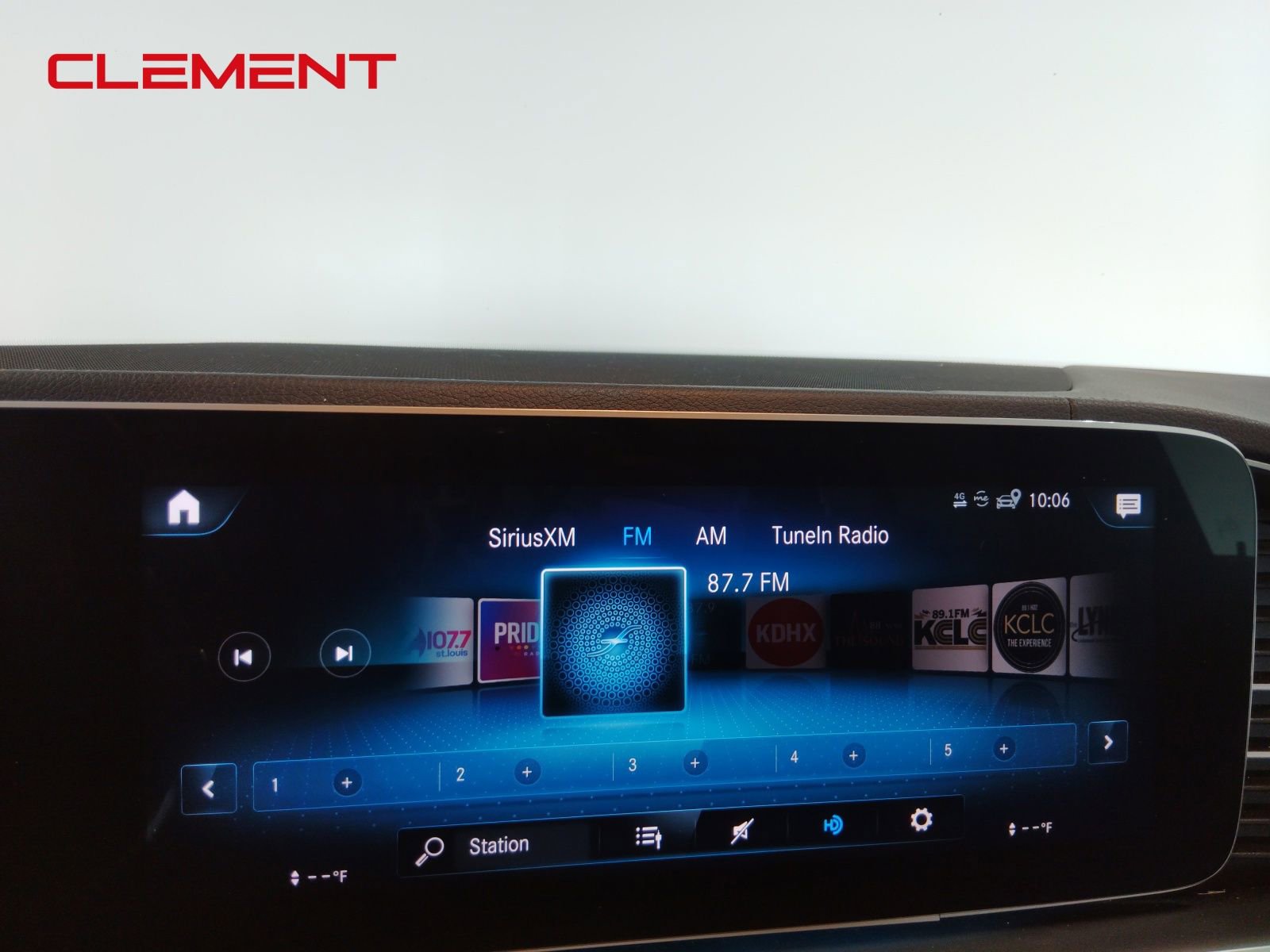 Used 2020 Mercedes-Benz GLE 350 4MATIC w/ MBUX Technology Package image 27