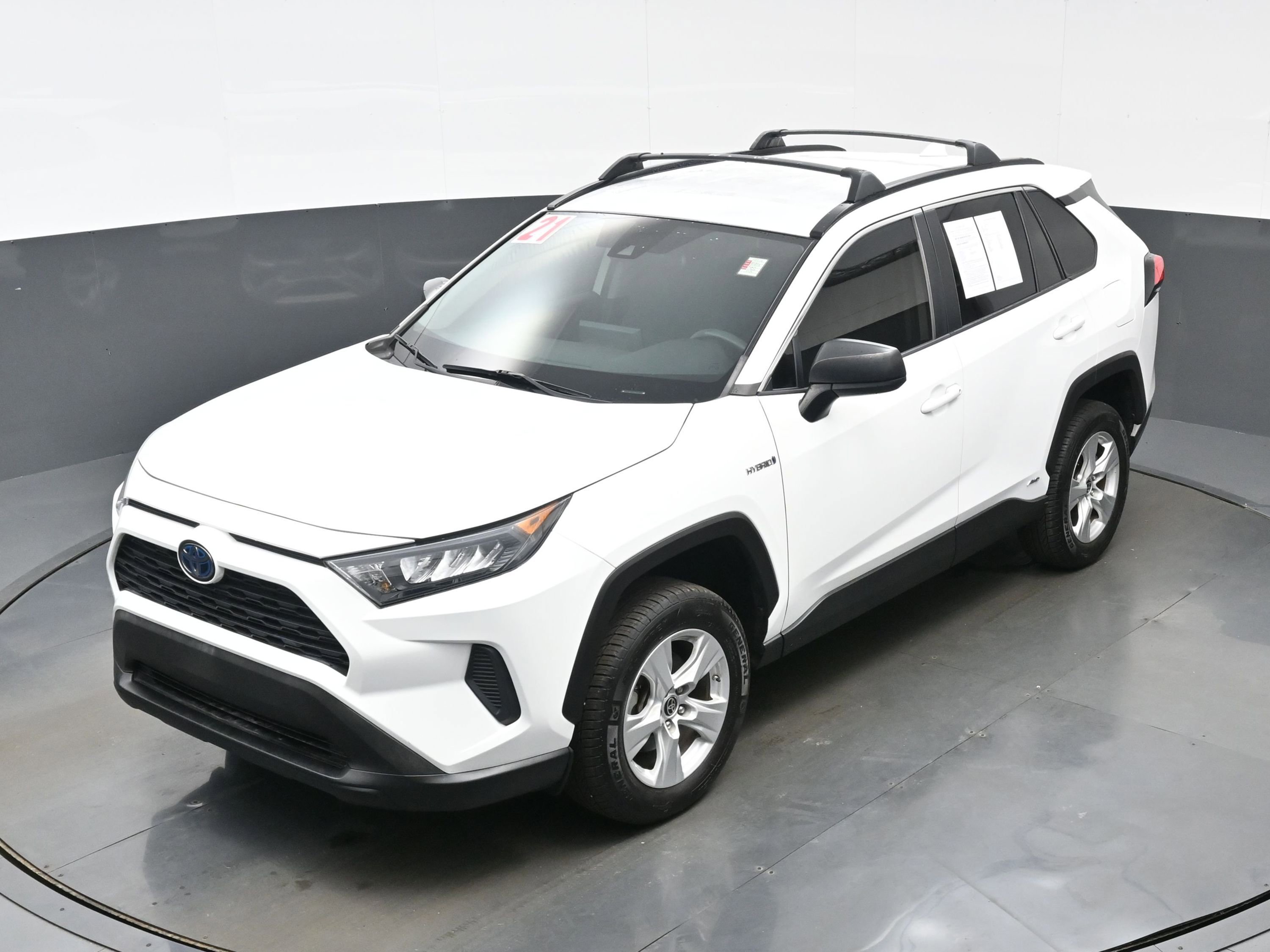 Used 2021 Toyota RAV4 LE AWD/4WD image 34