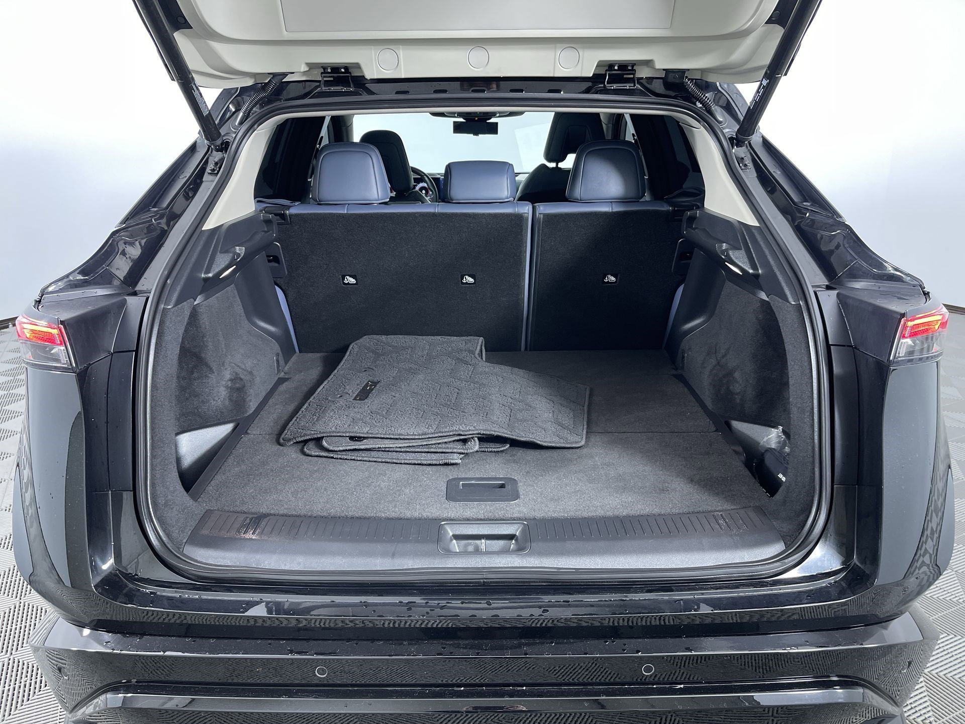 Certified 2024 Nissan Ariya AWD image 25