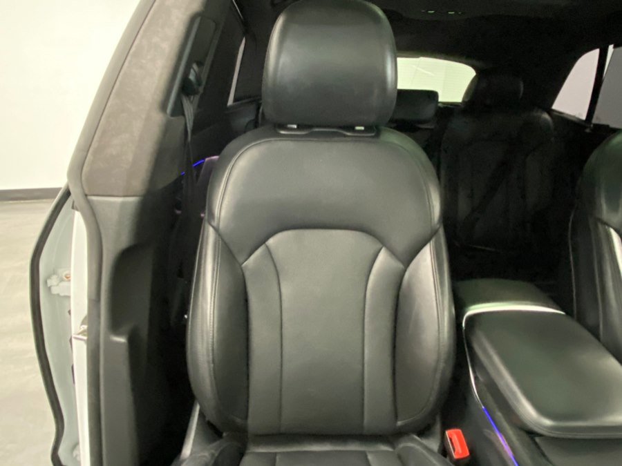 Used 2019 Audi Q8 Prestige AWD/4WD image 25