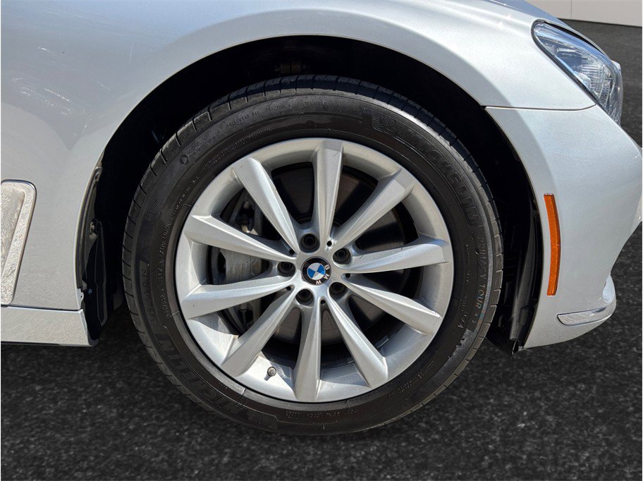 Used 2018 BMW 750i 750i Sedan 4D image 13