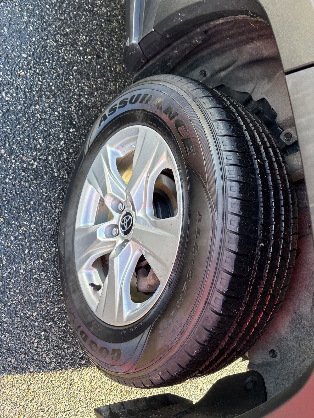 Used 2021 Toyota RAV4 XLE image 26