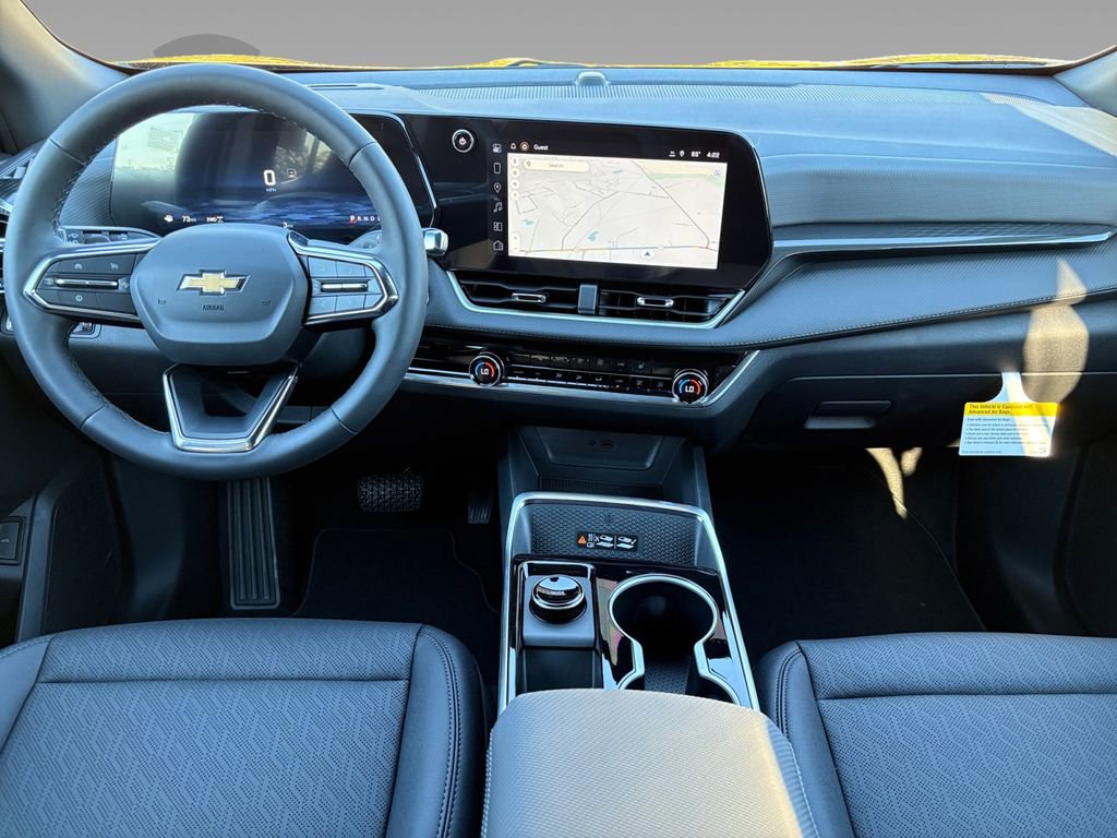 New 2026 Chevrolet Equinox LT w/ Convenience Package II AWD/4WD image 3