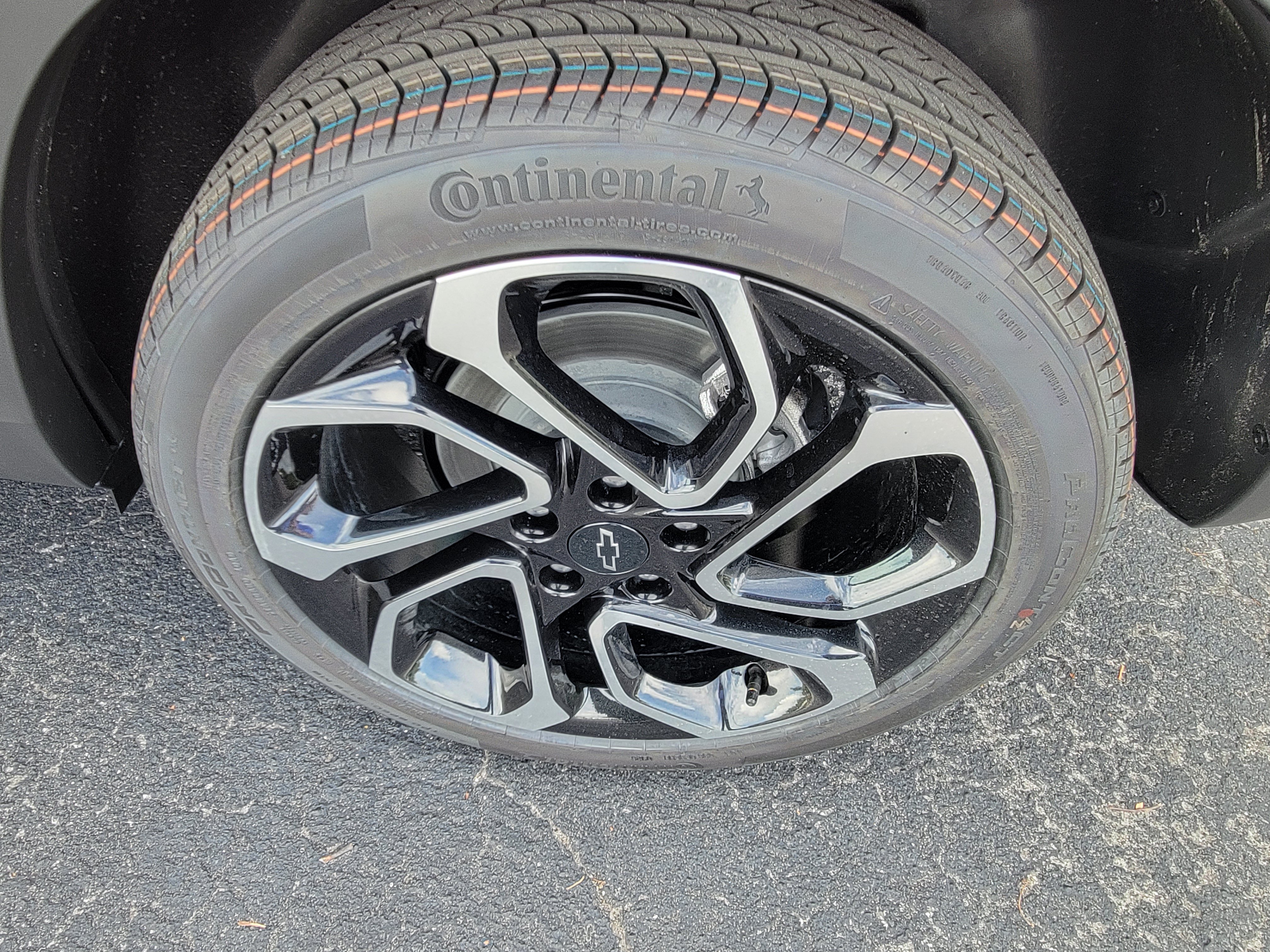 New 2026 Chevrolet Trax RS w/ Sunroof Package FWD image 34