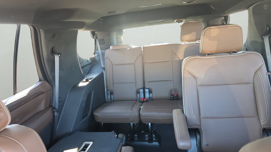 Used 2021 Chevrolet Tahoe High Country RWD image 14