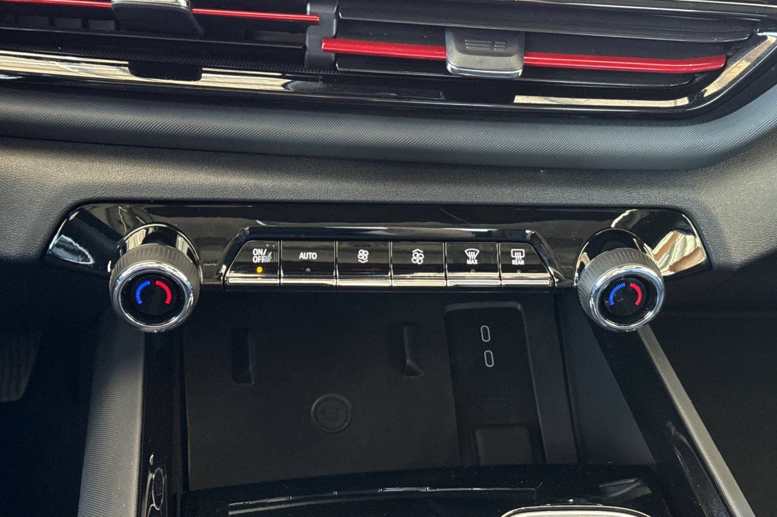 Used 2025 Chevrolet Silverado EV RST AWD/4WD image 30