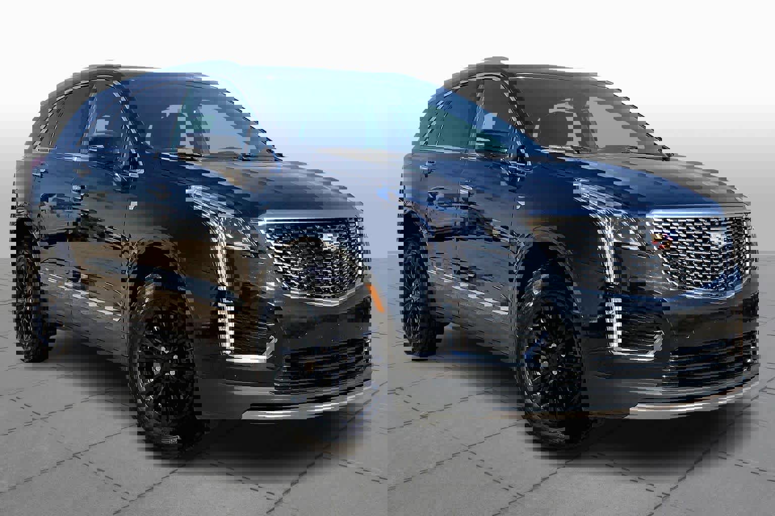 Used 2022 Cadillac XT5 Premium Luxury FWD image 3