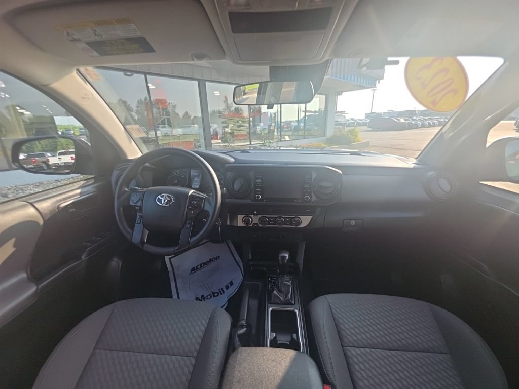 Used 2023 Toyota Tacoma SR AWD/4WD image 17