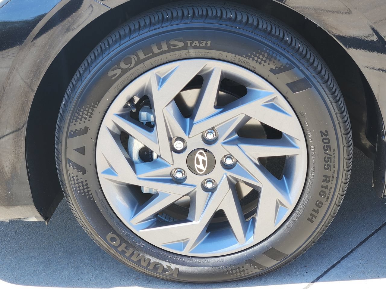 Certified 2024 Hyundai Elantra Blue FWD image 7