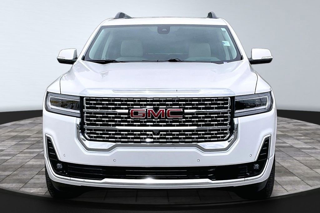 Used 2023 GMC Acadia Denali w/ Denali Technology Package FWD image 3
