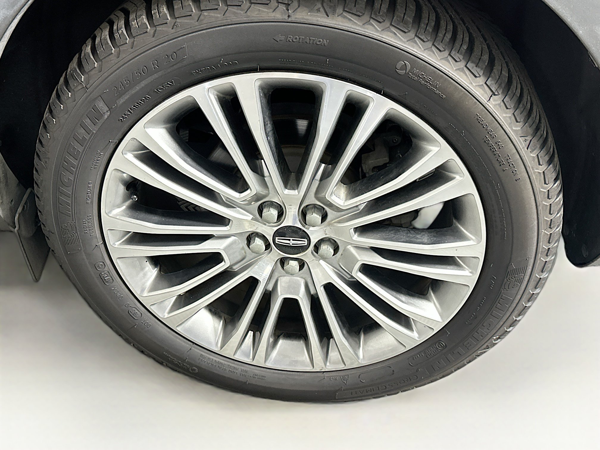 Used 2018 Lincoln MKX Reserve FWD image 11