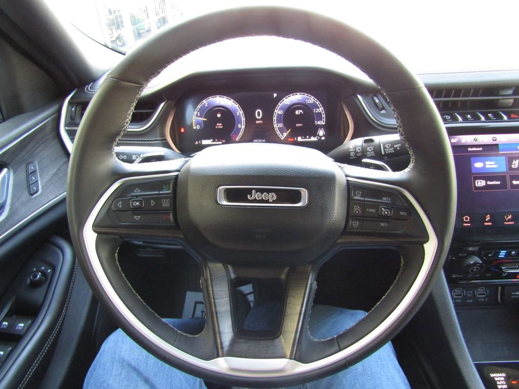 Used 2024 Jeep Grand Cherokee L Limited w/ Luxury Tech Group II image 30