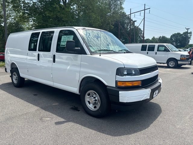 New 2026 Chevrolet Express 3500 Extended w/ Driver Convenience Package RWD image 3
