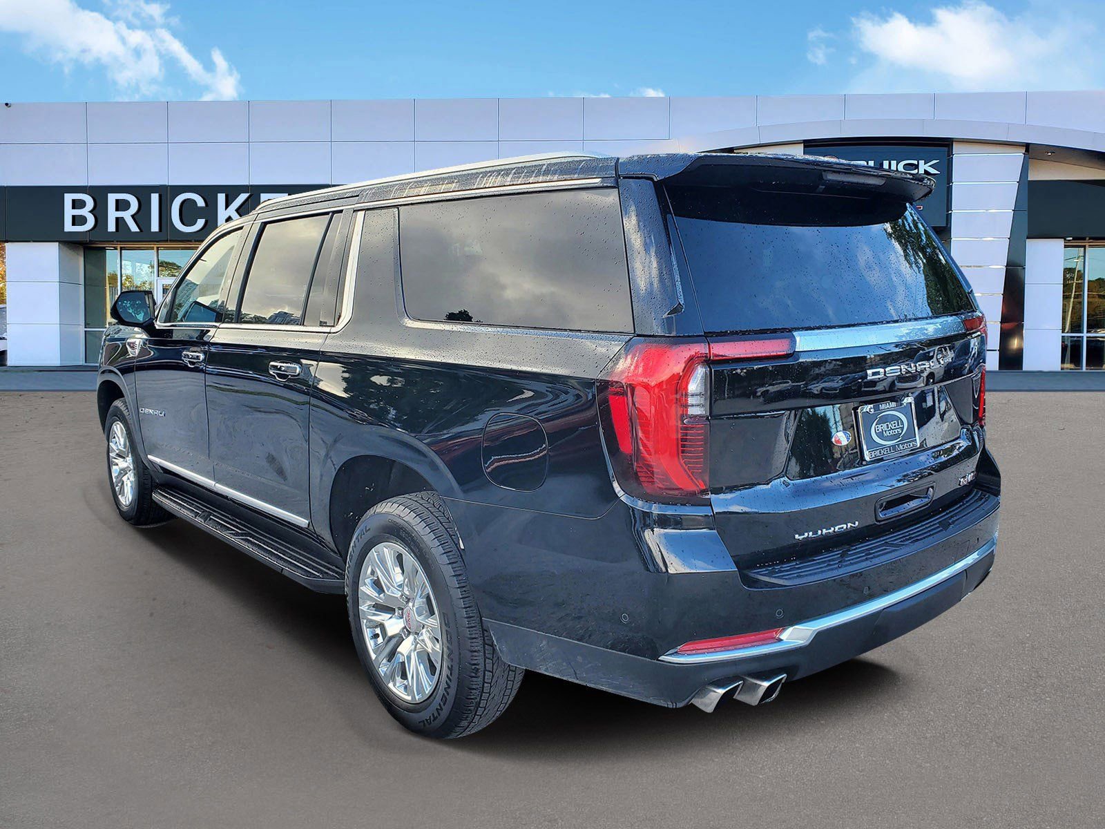 Used 2025 GMC Yukon XL Denali image 4