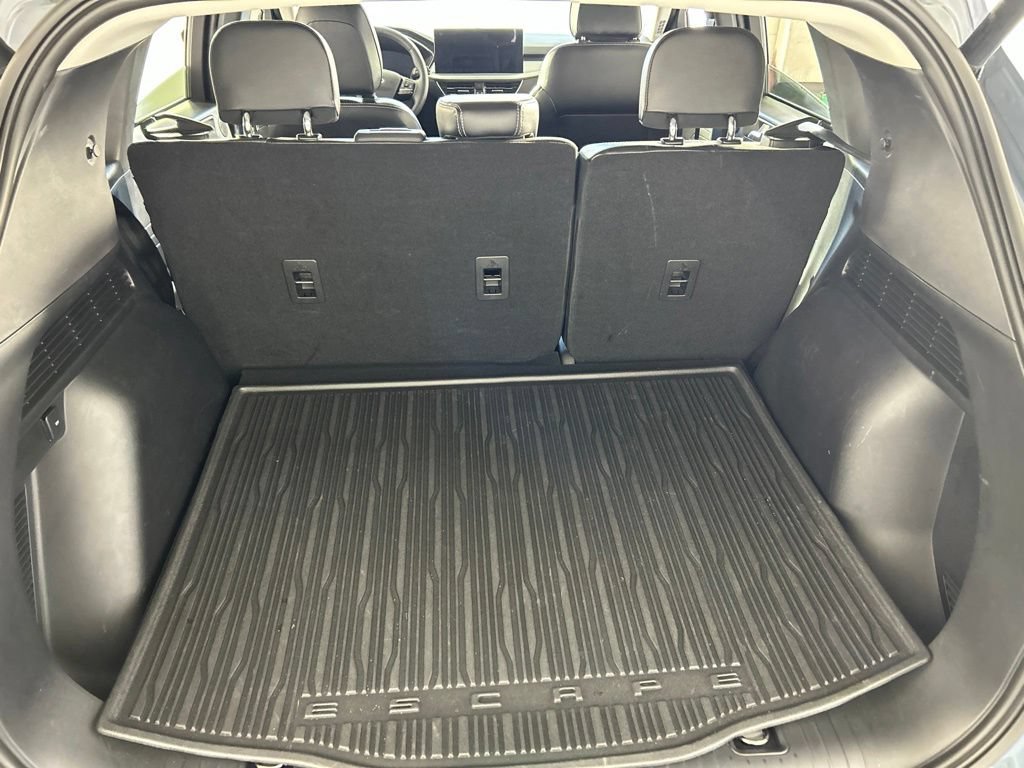 Used 2023 Ford Escape SE FWD image 28