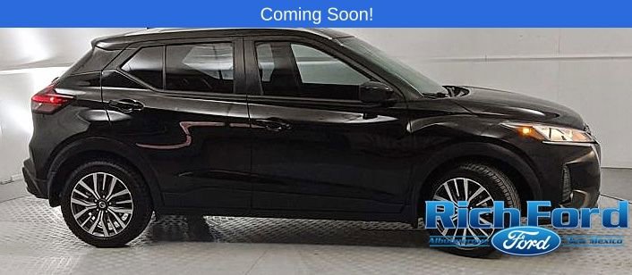 Used 2021 Nissan Kicks SV image 2