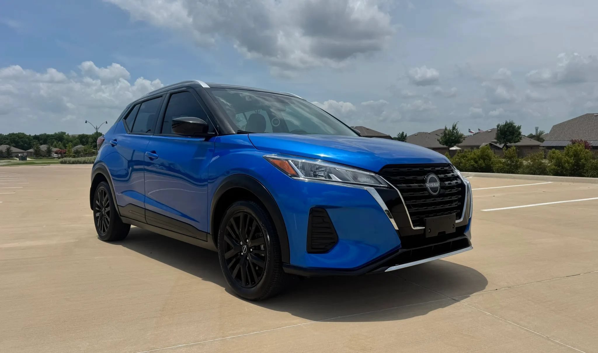 Used 2023 Nissan Kicks SV FWD image 3
