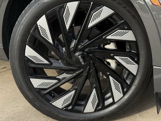 Used 2024 Lincoln Nautilus Black Label w/ Jet Appearance Package (87T) AWD/4WD image 9