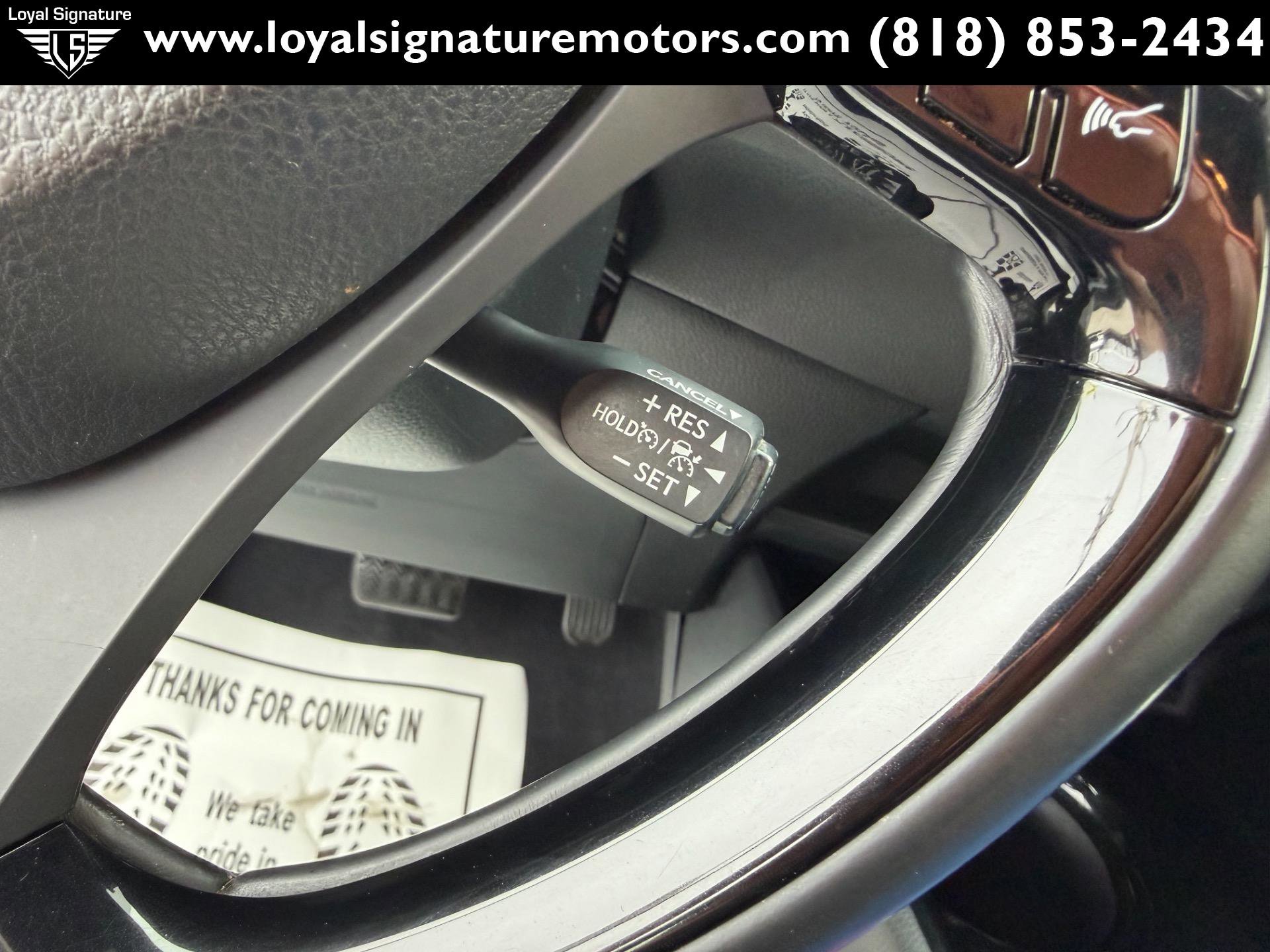 Used 2019 Toyota C-HR XLE FWD image 21