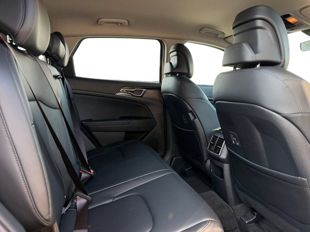 Used 2023 Kia Sportage EX AWD/4WD image 31