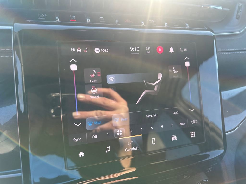 Used 2023 Jeep Grand Cherokee Altitude image 19