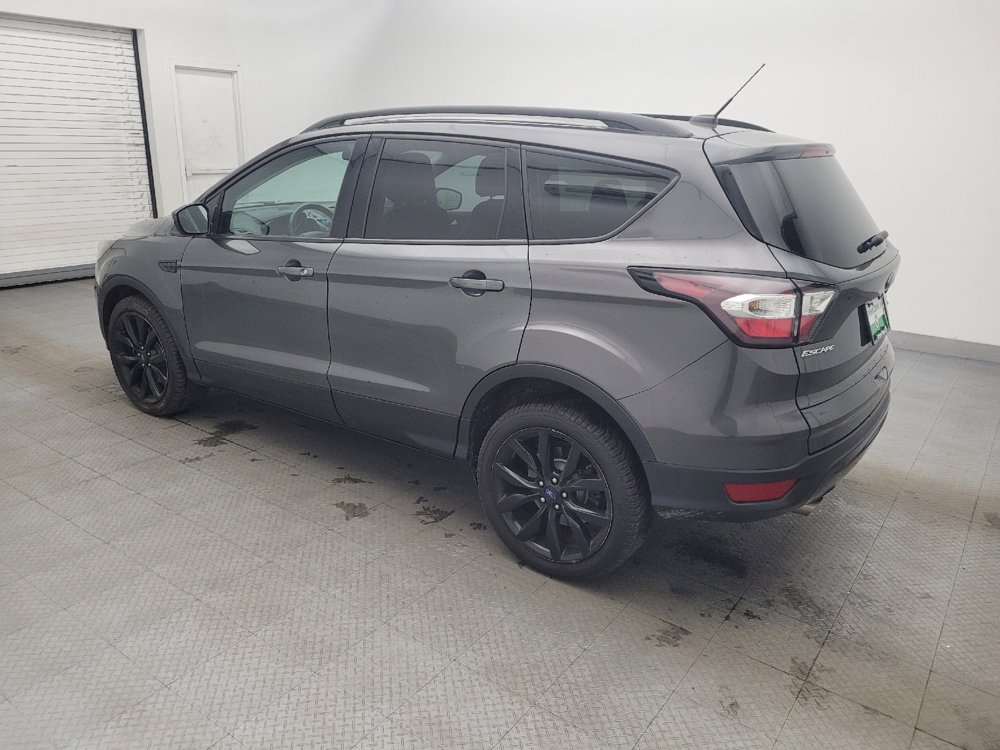 Used 2017 Ford Escape SE w/ Equipment Group 201A AWD/4WD image 3