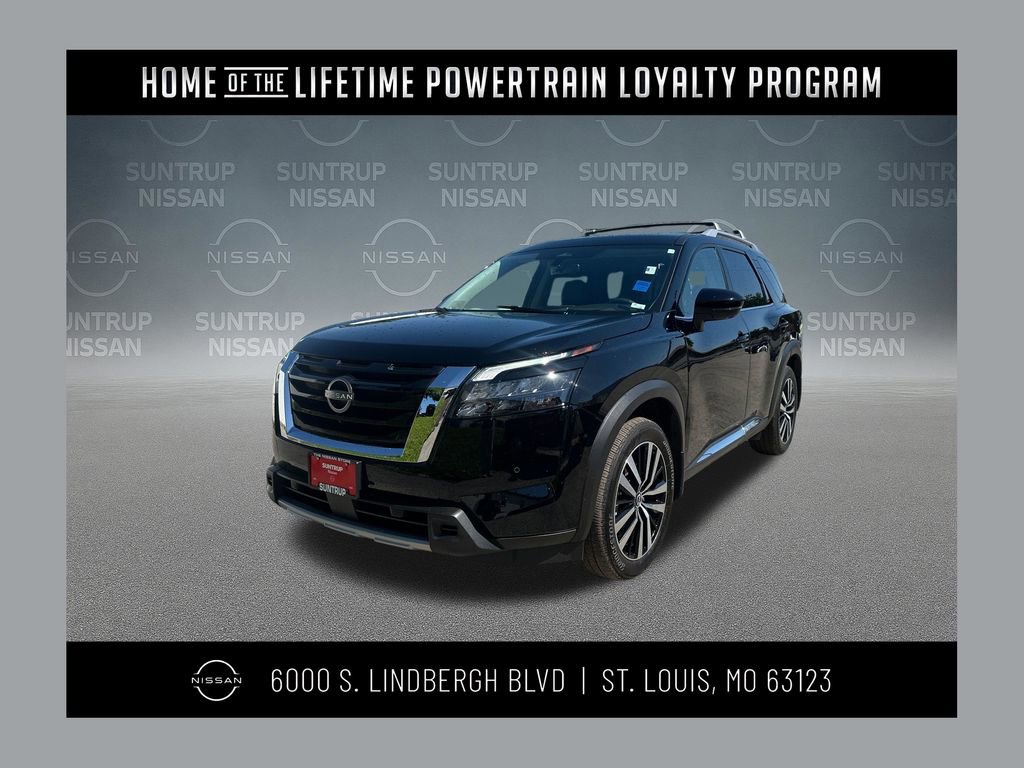 Used 2025 Nissan Pathfinder Platinum w/ Cargo Package FWD image 1