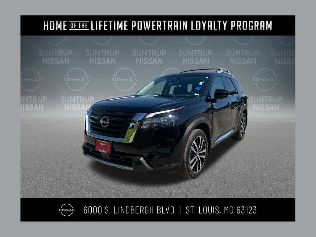 Used 2025 Nissan Pathfinder Platinum w/ Cargo Package FWD 360° Tour