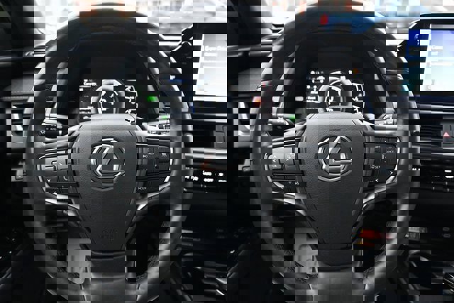 Used 2023 Lexus UX 250h Premium image 46