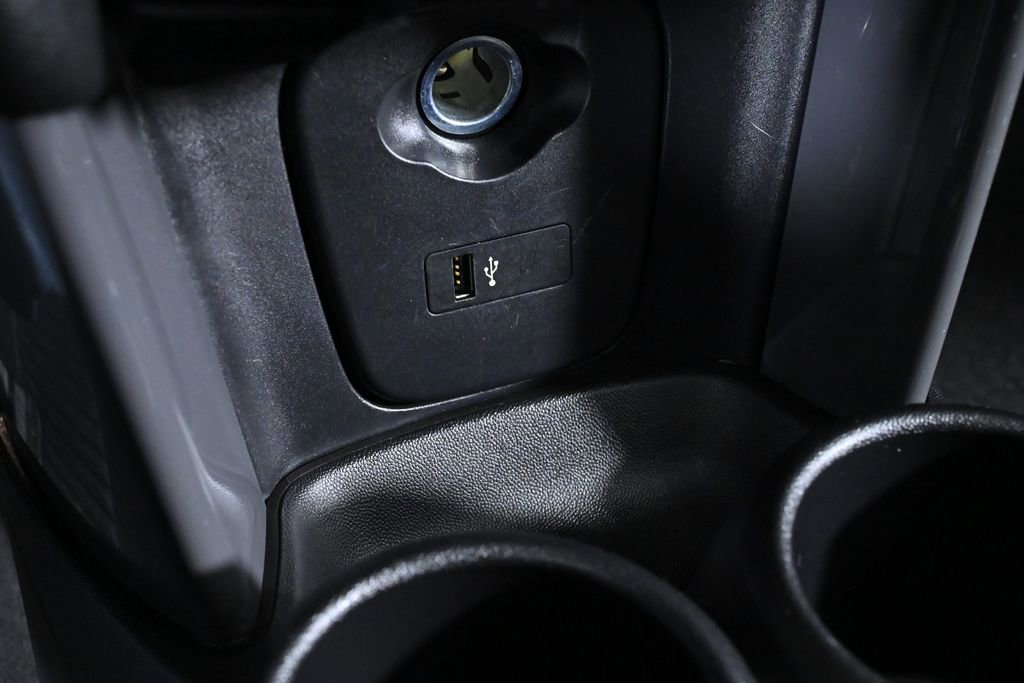 Used 2019 MINI Cooper 4-Door Hardtop w/ Signature Upholstery Package image 19