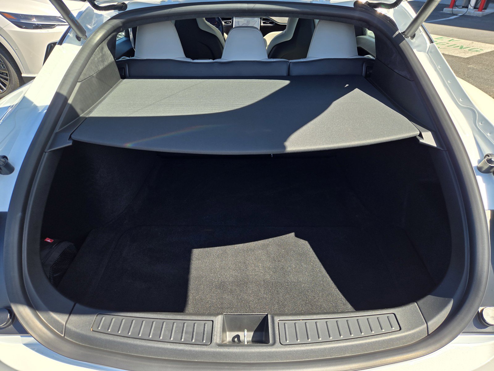 Used 2015 Tesla Model S AWD image 27