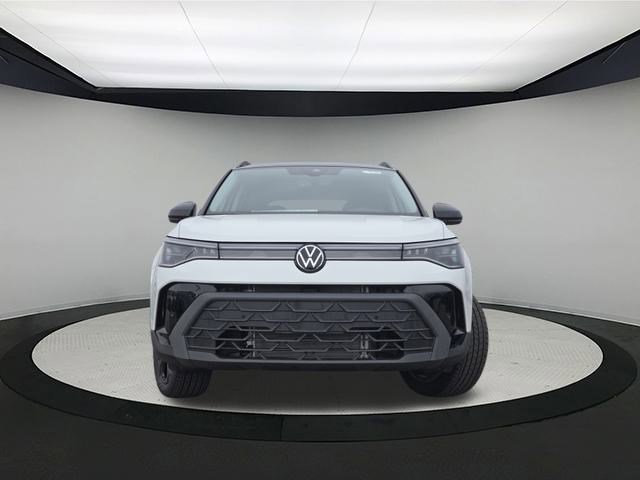New 2025 Volkswagen Taos SE image 2