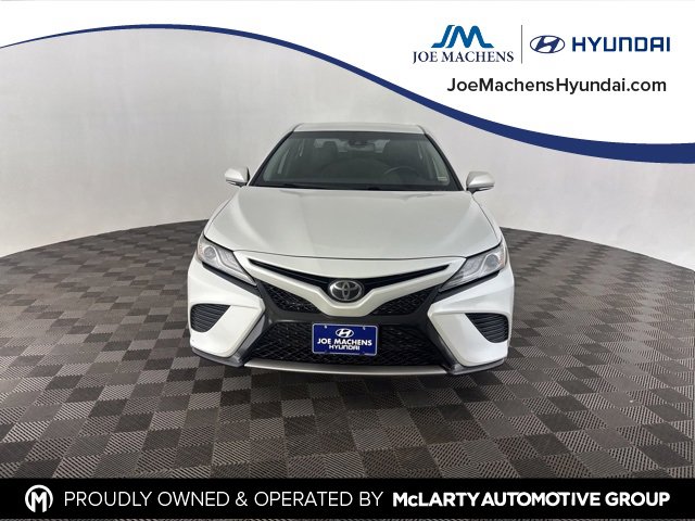 Used 2019 Toyota Camry XSE image 2