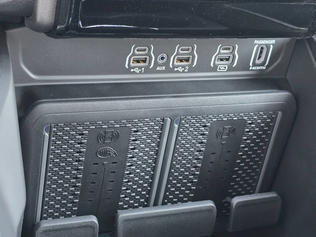New 2026 RAM 1500 Laramie w/ Night Edition AWD/4WD image 32