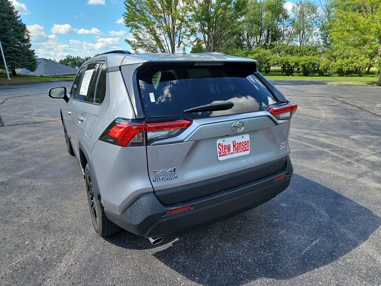 Used 2023 Toyota RAV4 XLE AWD/4WD image 3
