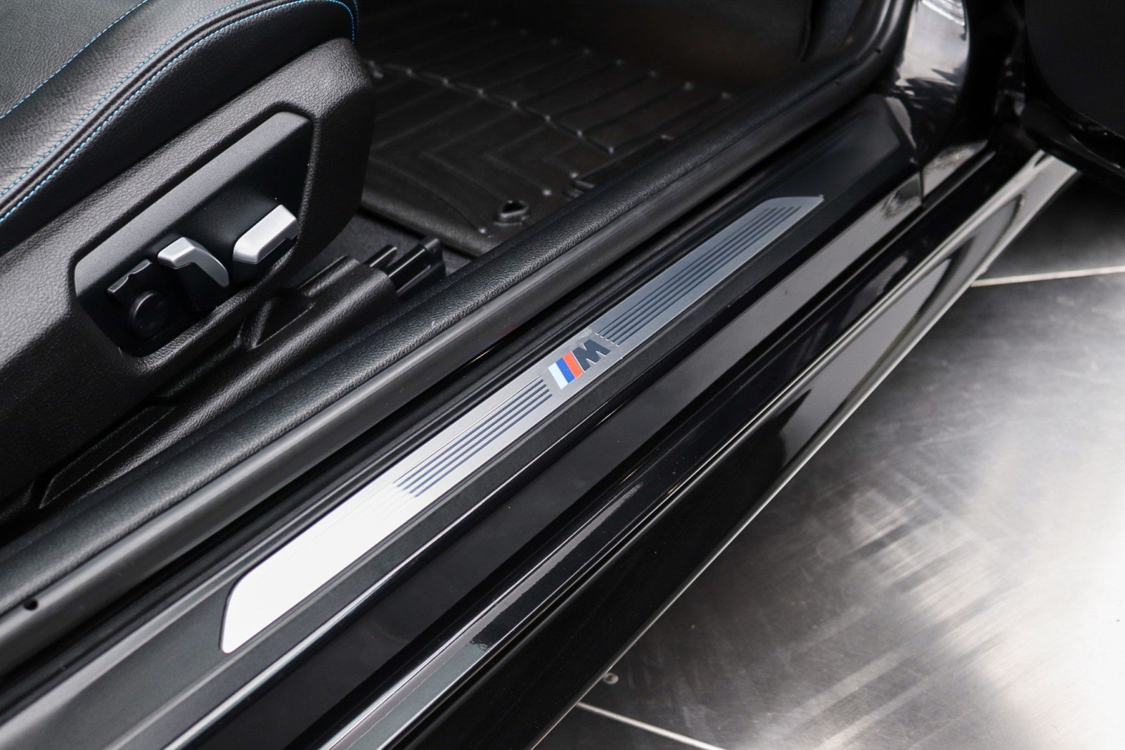 Used 2017 BMW M2 RWD image 22