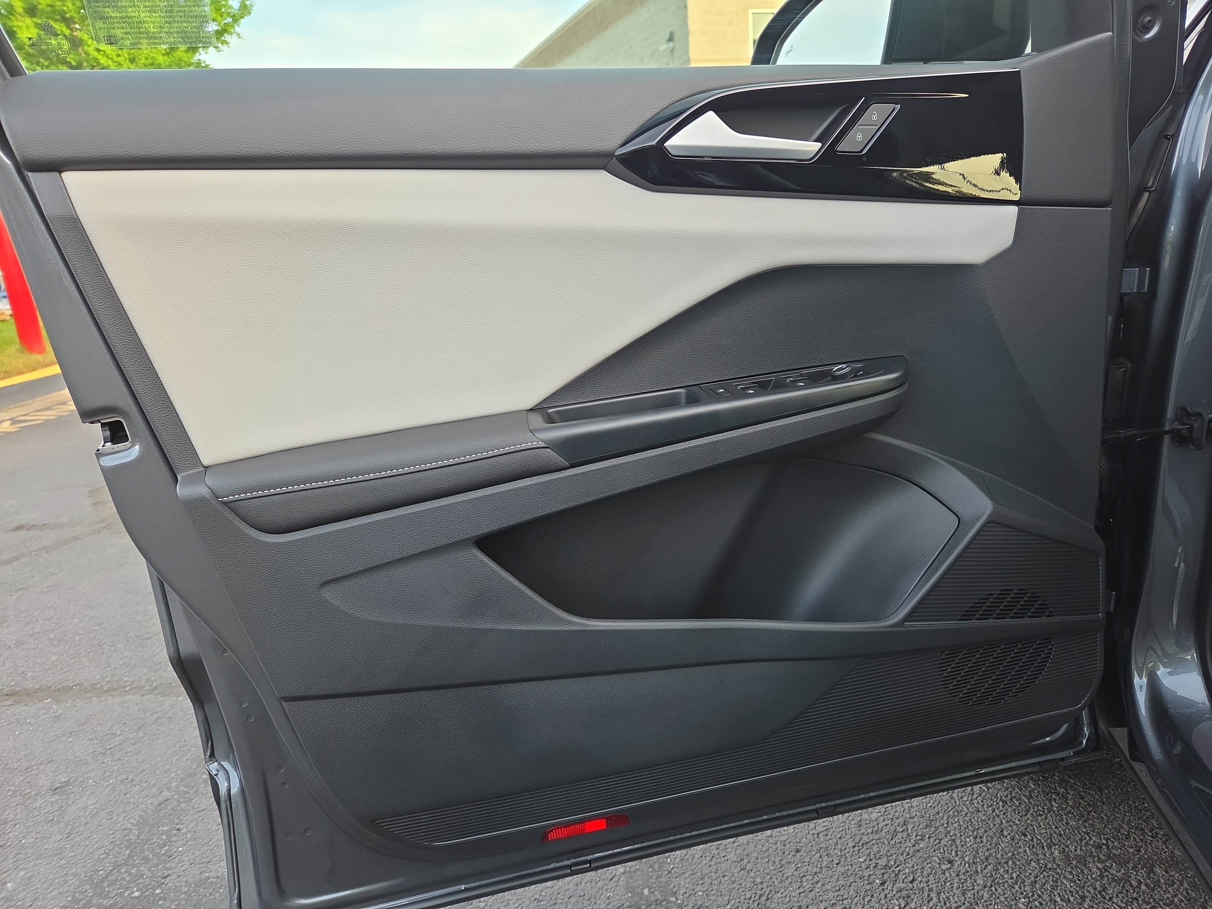 Certified 2025 Volkswagen Taos S image 13