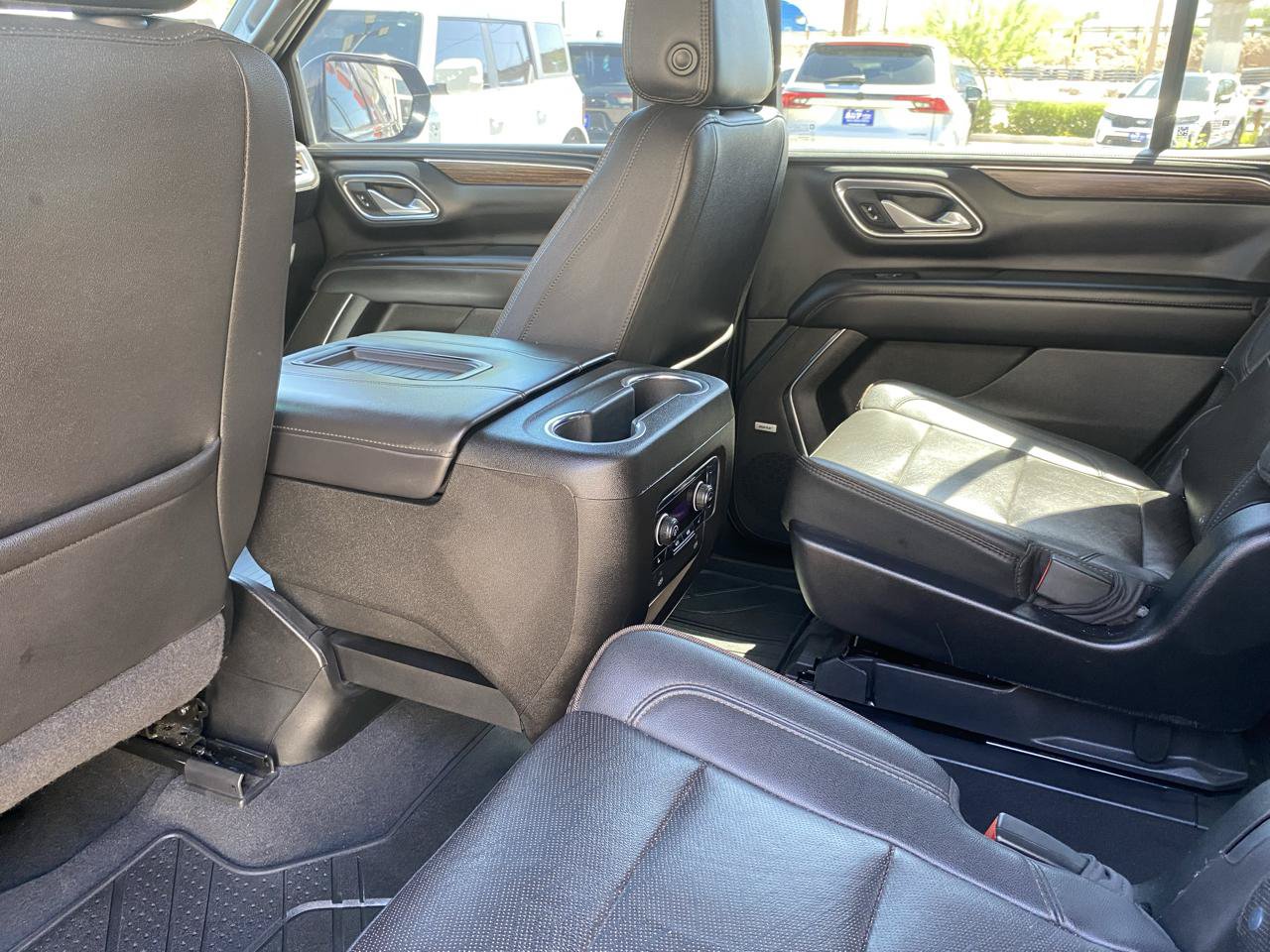 Used 2023 Chevrolet Tahoe High Country AWD/4WD image 16